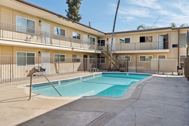 Building Photo - Move in Promotion! 2 Bedroom/1 Bathroom Remodeled Apartment - El Cajon