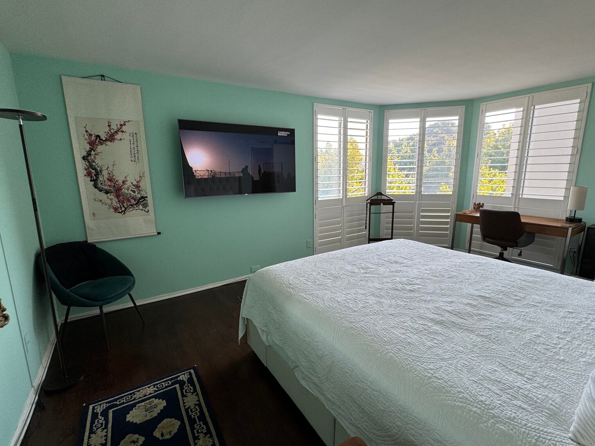 Master bedroom with Bay Windows - 8530 Holloway Dr
