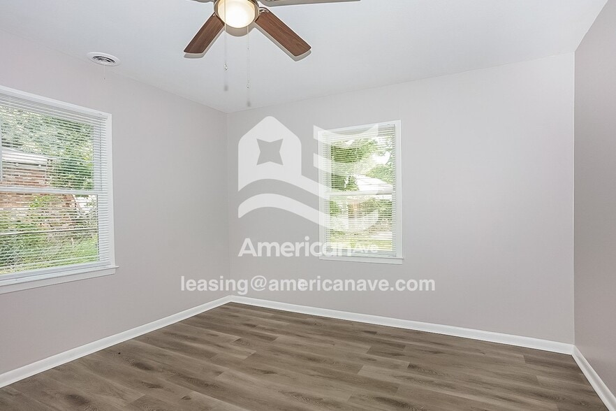 Building Photo - 2152 Bayvale Rd