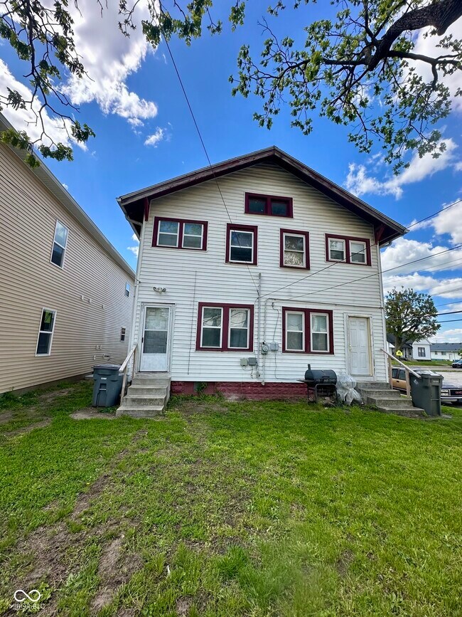Building Photo - 1449 Montcalm St