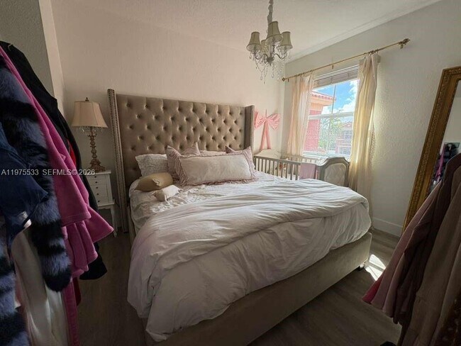 Building Photo - 6104 NW 114th Pl