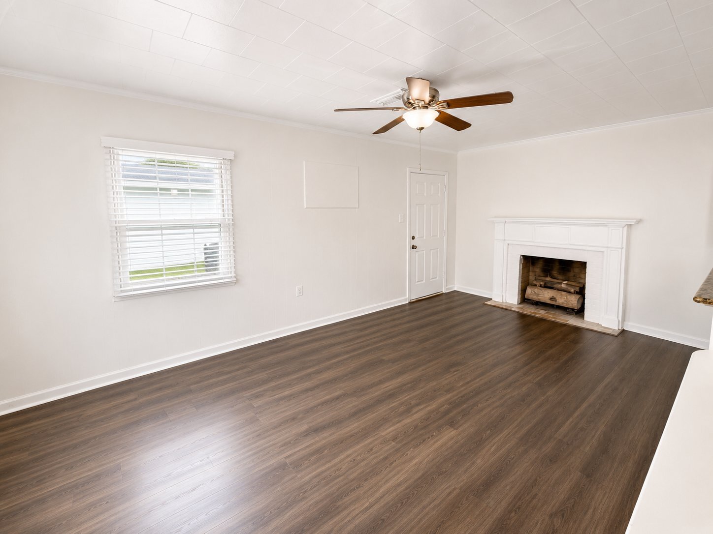 Building Photo - 213 Oak Park Dr