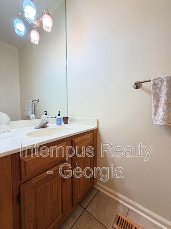 Building Photo - 118 Weatherburne Dr