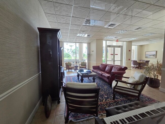 Building Photo - 5049 N Hwy A1A