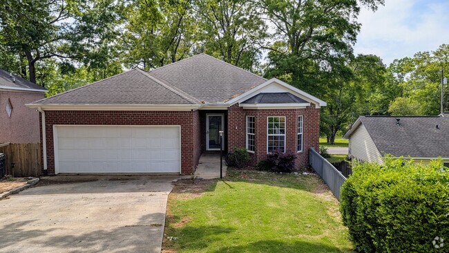 Building Photo - 1600 Hamilton Ln