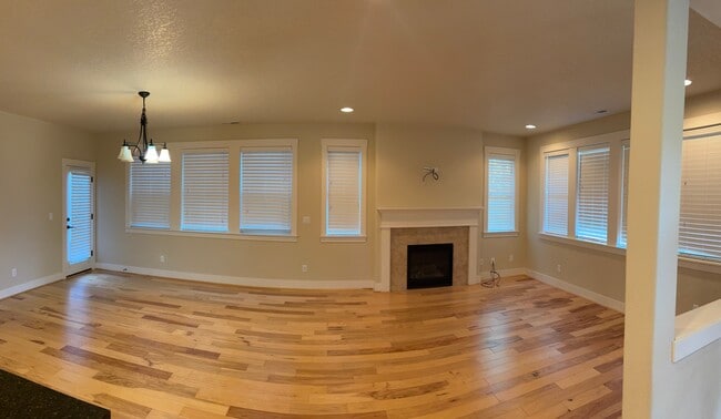 Building Photo - 14319 SW Rancher Ln