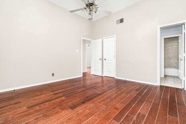 Building Photo - 5314 Lake Golden Dr