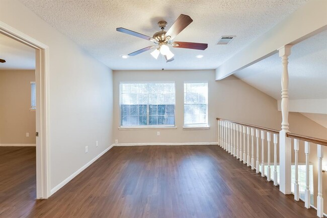 Building Photo - 1710 Pine Gap Dr