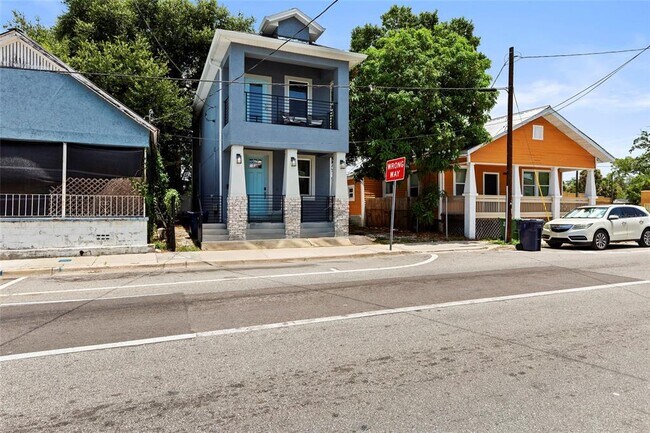 Building Photo - 2106 E 17th Ave