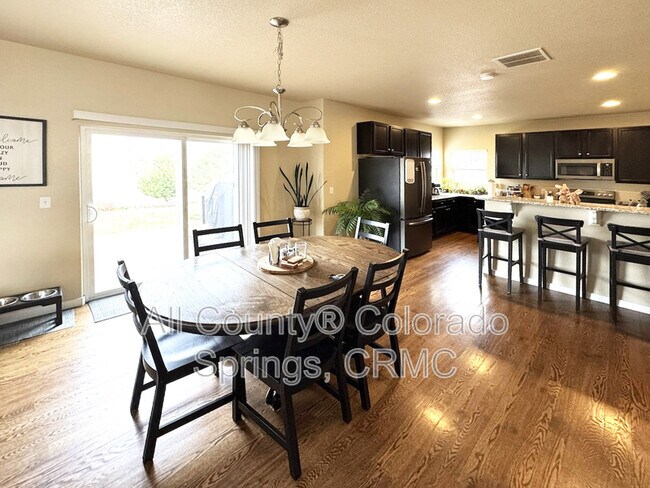 Building Photo - 8456 Hardwood Cir