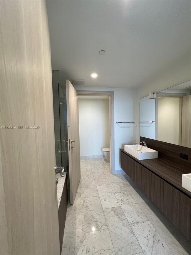 Building Photo - 1000 Brickell Plaza