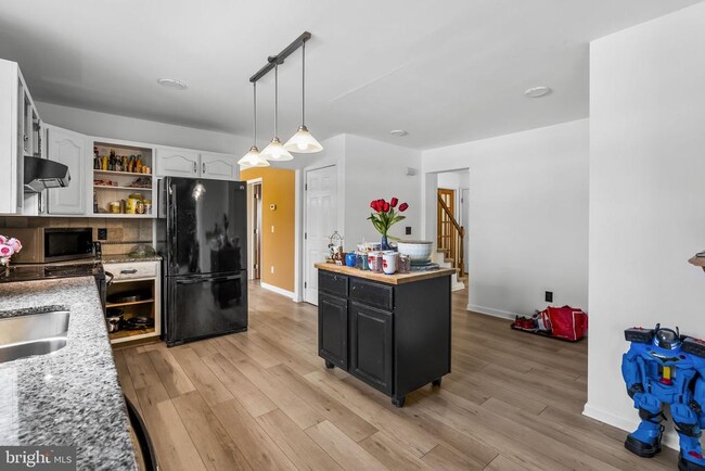 Building Photo - 938 Tamara Dr