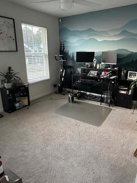 Building Photo - 5505 Noble Ave