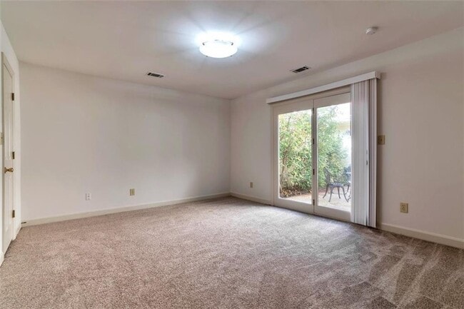 Building Photo - 4324 Village Oaks Ln