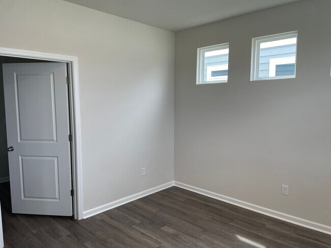 Building Photo - 3600 Whaley Wy