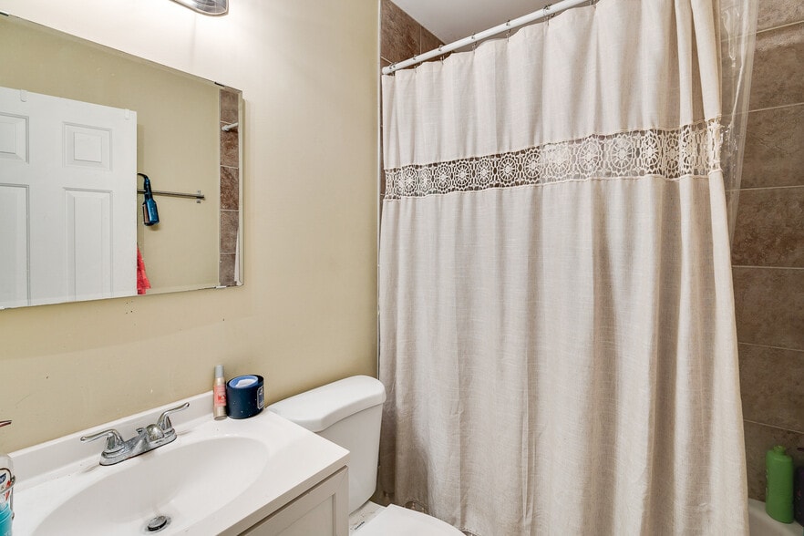 Building Photo - 1816 N 17th St