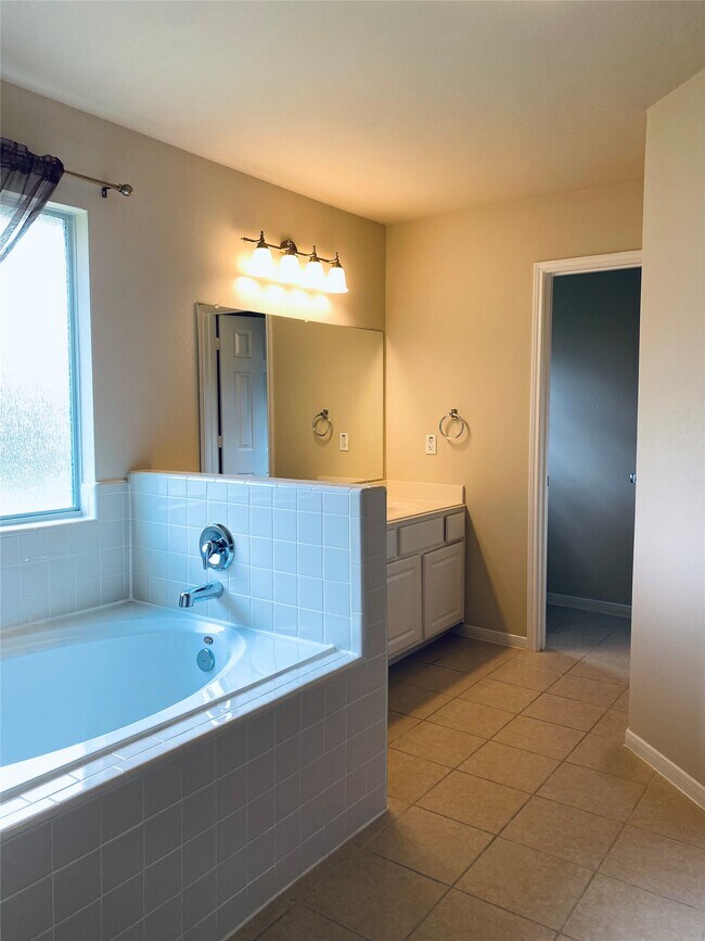 Building Photo - 24710 Cobble Canyon Ln