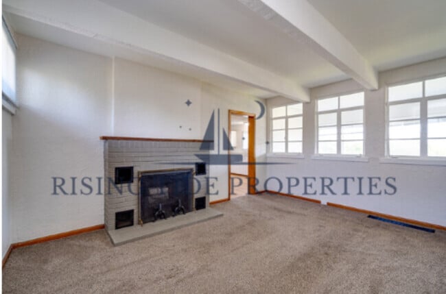 Building Photo - 2500 Marimont Dr