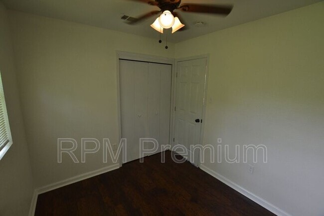 Building Photo - 1857 Theron Dr