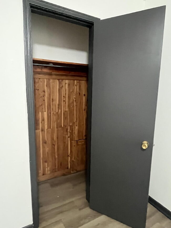 Building Photo - 1136 SE 21st St