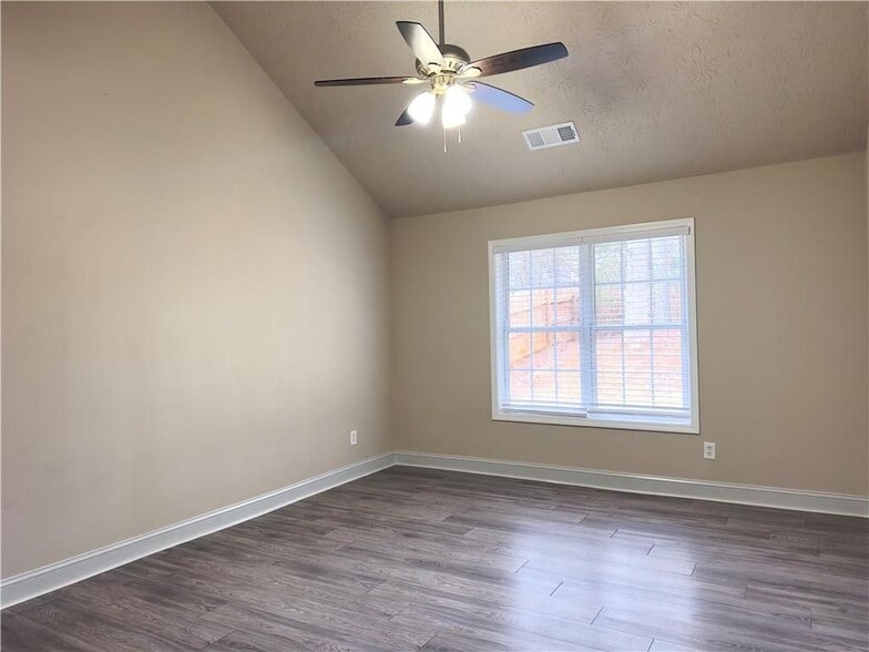 Building Photo - 3035 Baymount Dr