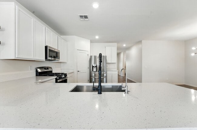 Building Photo - Stunning new build in Glendale, AZ!
