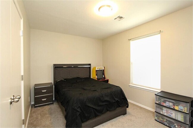 Building Photo - 10209 Aberdeen Dr