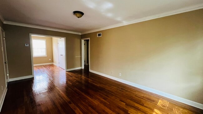 Building Photo - 4868 Southern Ave