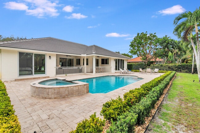 Building Photo - 3317 Embassy Dr