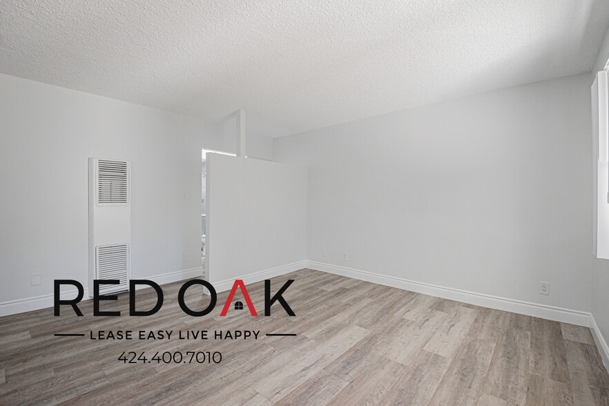 Building Photo - 2745 S Fremont Ave