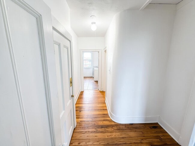 Building Photo - Live on Warren Street — Fresh, Bright, Downtown Apartment