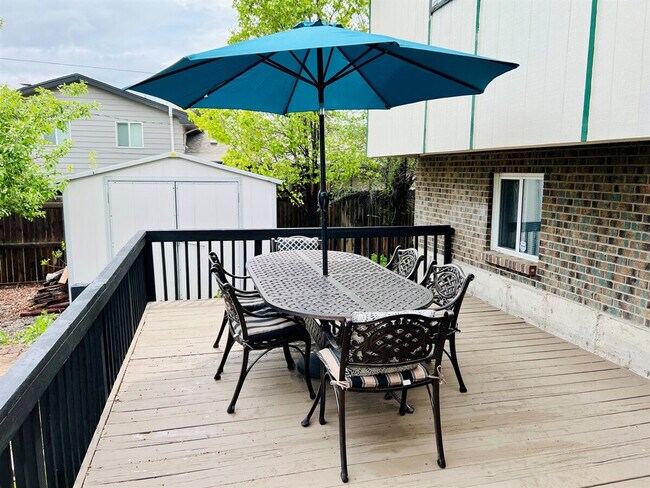 Building Photo - 7012 Ingalls St