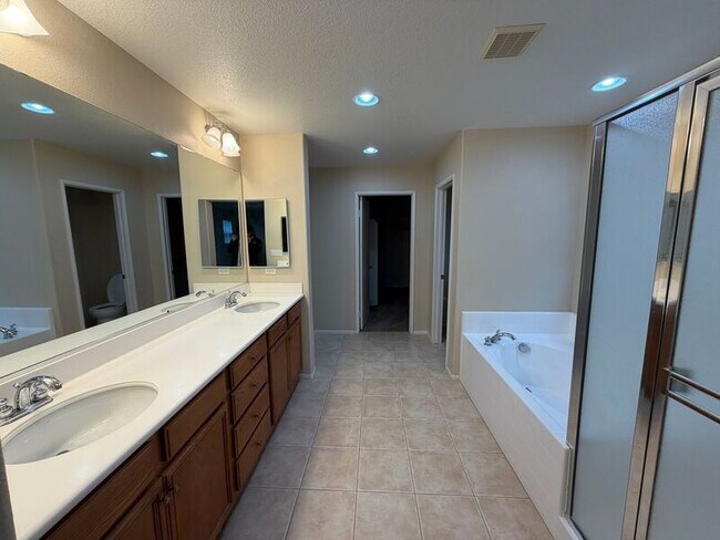 Building Photo - 32240 Orange Blossom Dr