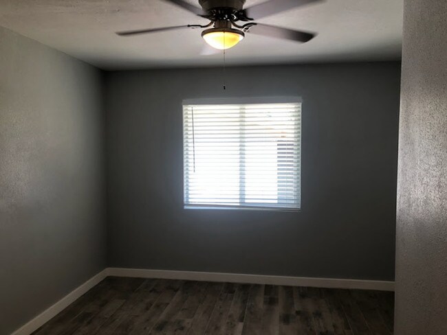 Building Photo - 7th St and Camelback Rd