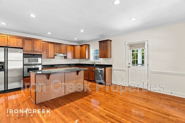 Building Photo - 1672 Olmsted Dr