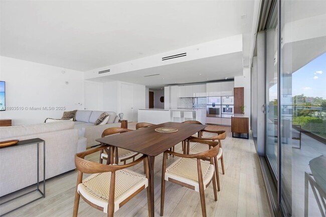 Building Photo - 10203 Collins Ave