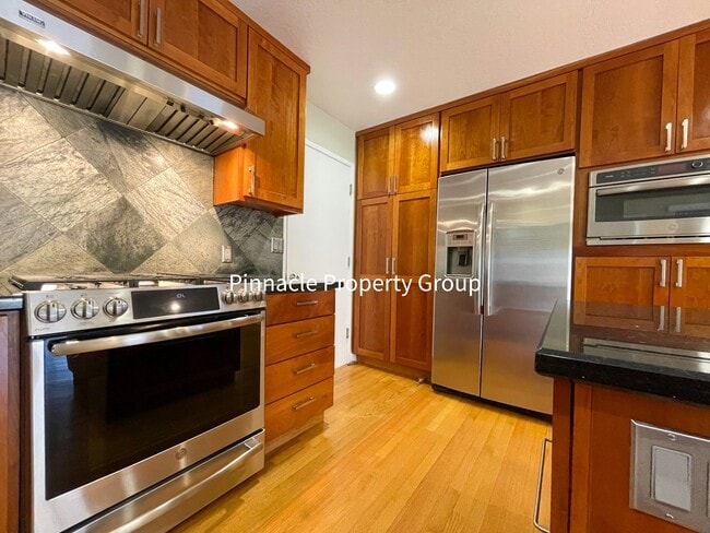 Building Photo - 4237 Haines Ave