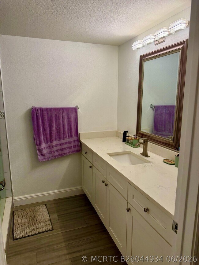 Building Photo - 3018 Alcazar Pl