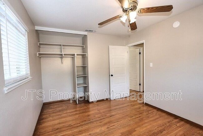 Building Photo - 10624 Chardonay Dr