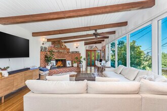 Building Photo - 2385 Sunset Heights Dr