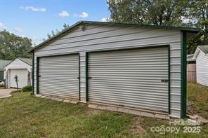 Building Photo - 765 N Church St