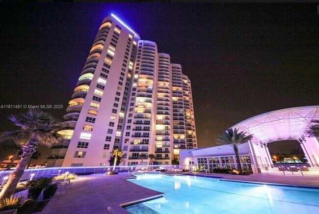 Building Photo - 231 Riverside Dr