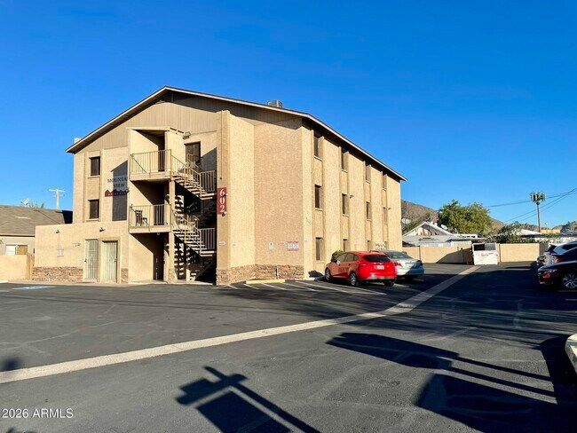 Building Photo - 602 E Townley Ave