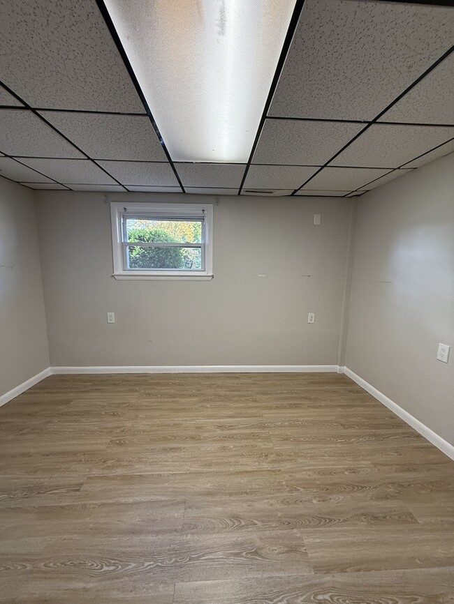 Building Photo - 205 Mardale Dr