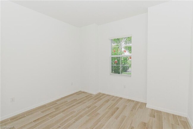 Building Photo - 5947 Sunningdale St