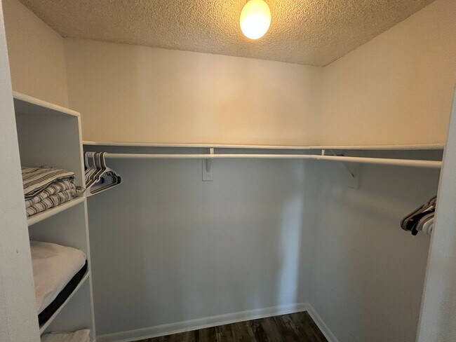 Building Photo - Now Leasing: 1-bedroom and 1.5 bath condo ...