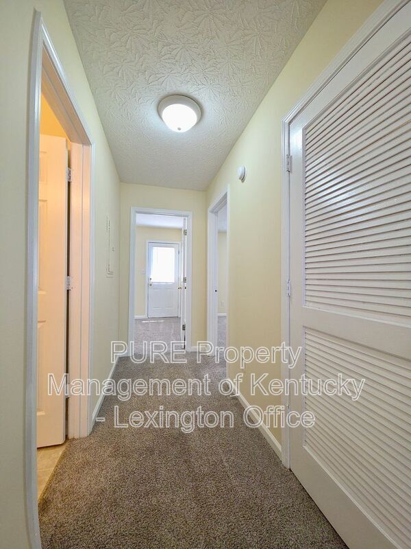 Building Photo - 264 Grinder Ct