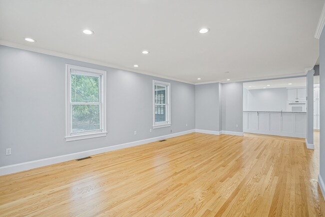 Building Photo - 11 Elmwood Ave