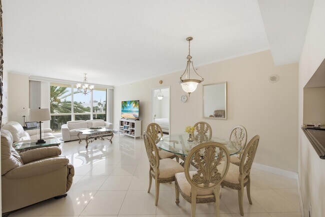Building Photo - 9595 Collins Ave