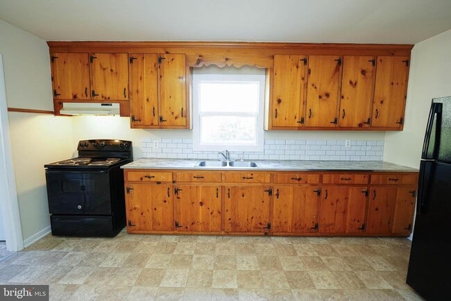 Building Photo - 5629 Rip Wil Dr